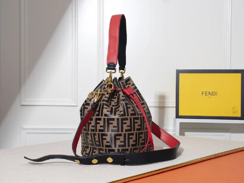 Fendi bags with a zippered interior pocket for separating items and keeping them organizedNew Arrival Bags Fendi 038