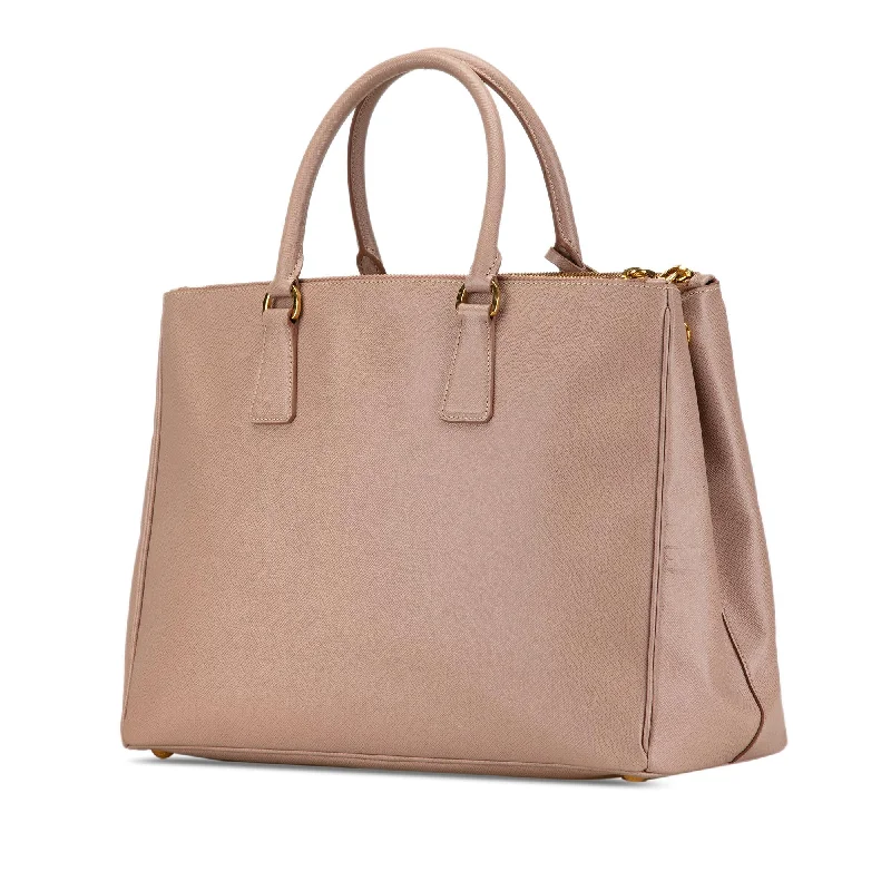 Ladies Prada Galleria bags with gold - toned hardware for a luxurious touchPrada Large Saffiano Galleria Double Zip XX4cMw