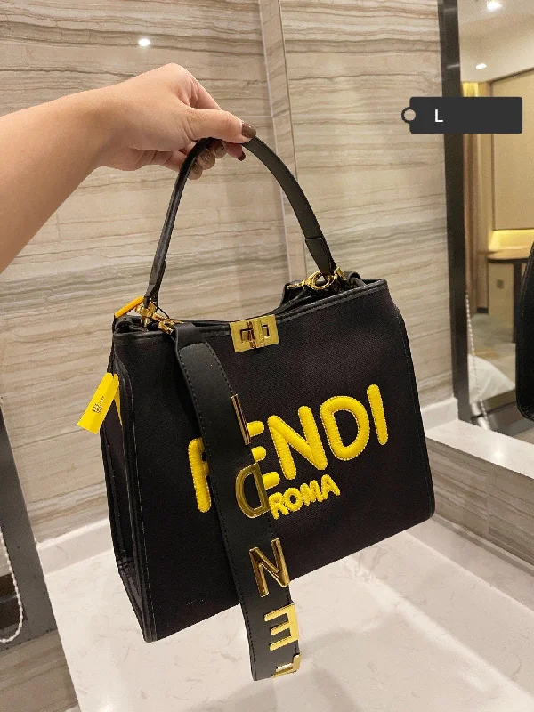 Ladies Fendi shoulder bags with a detachable scarf strap for a stylish and versatile optionNew Arrival Bags Fendi 195