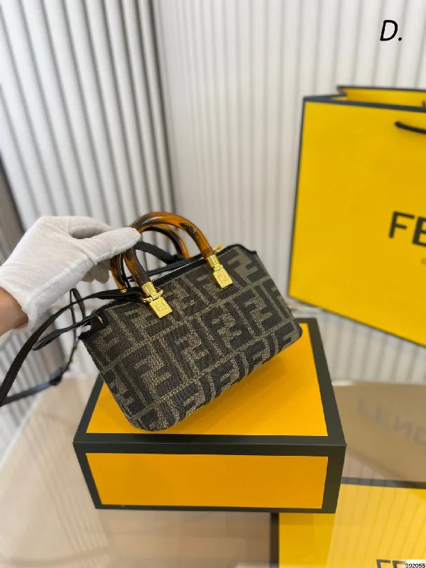 Fendi crossbody bags with a keychain holder for practicality and easy access to keysNew Lux Bags Fendi 276