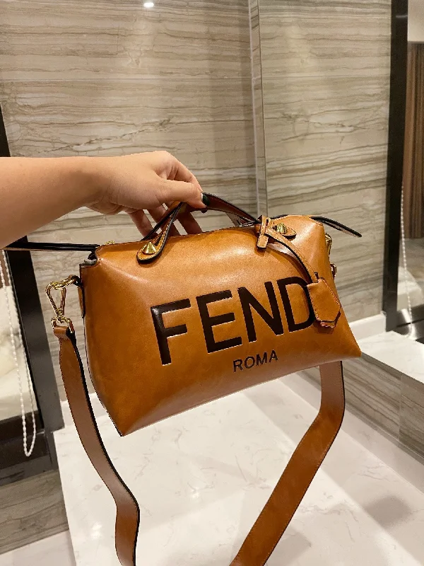 Small - sized Fendi crossbody bags in smooth calfskin leather for a compact and stylish carryNew Arrival Bags Fendi 216