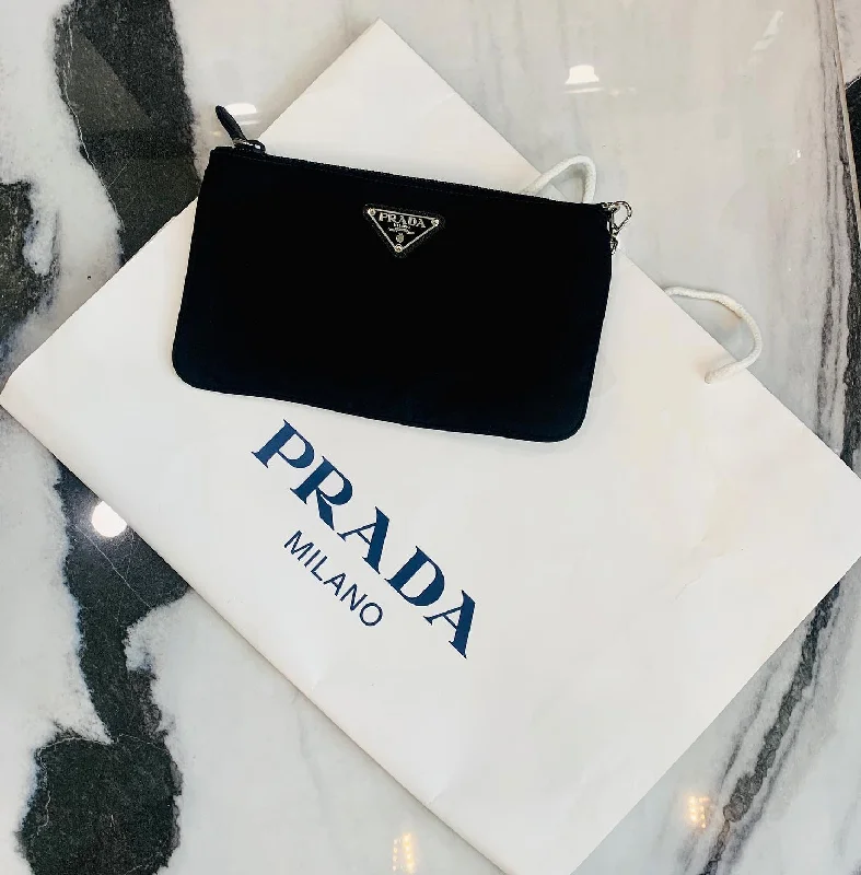 Prada tote bags with a water - resistant coating for outdoor activitiesPRADA Black Nylon Zippy Clutch