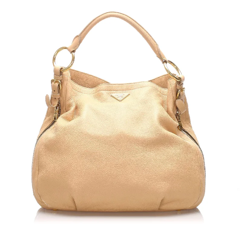 Ladies Prada Galleria bags with a detachable shoulder strapPrada Vitello Daino Tote (SHG-10393)