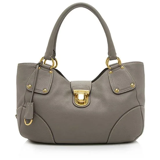 Ladies Prada Galleria bags with gold - toned hardware for a luxurious touchPrada Vitello Daino Leather Pushlock Tote