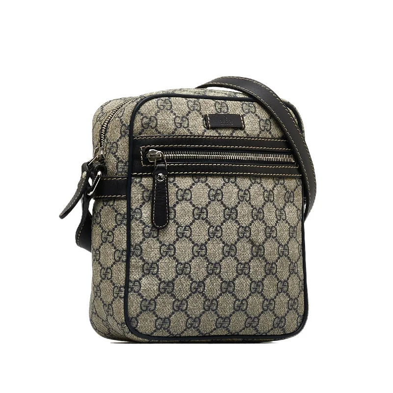 Gucci tote bags for women with a spacious interiorGucci GG Supreme Crossbody (svlGMw)