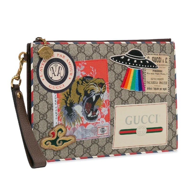 Women Gucci bags with a zippered interior pocketGucci GG Supreme Courrier Clutch XcQo2d)