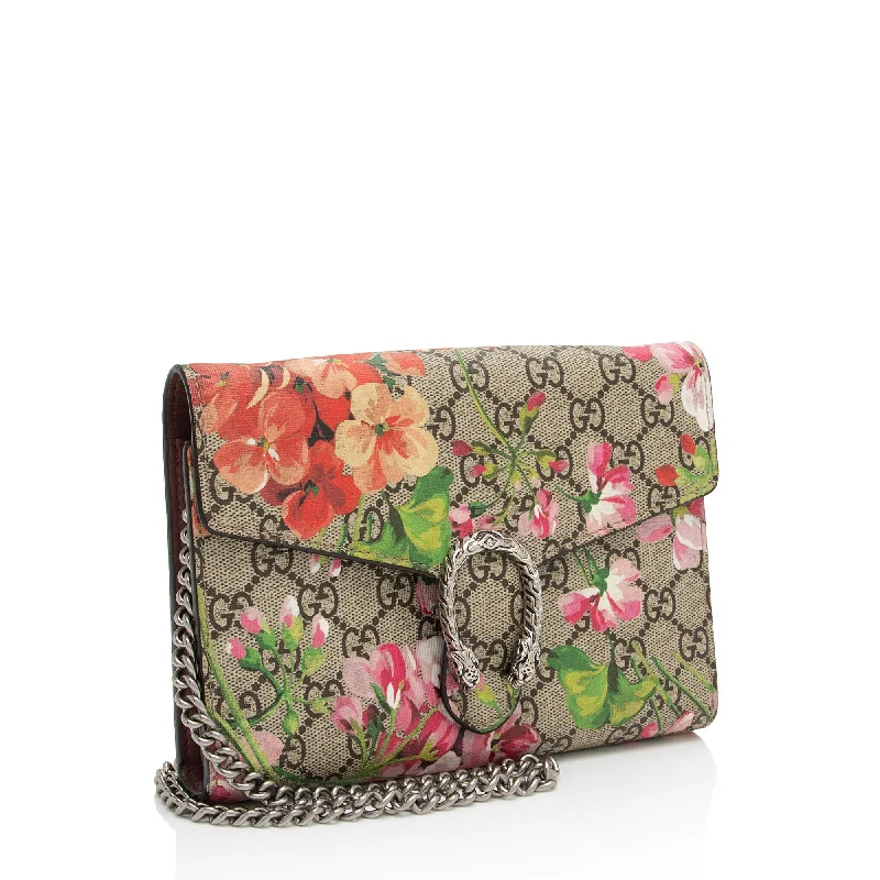 Women Gucci bags with a front - flap pocket for quick - access itemsGucci GG Supreme Blooms Dionysus Chain Wallet (zbUbcd)