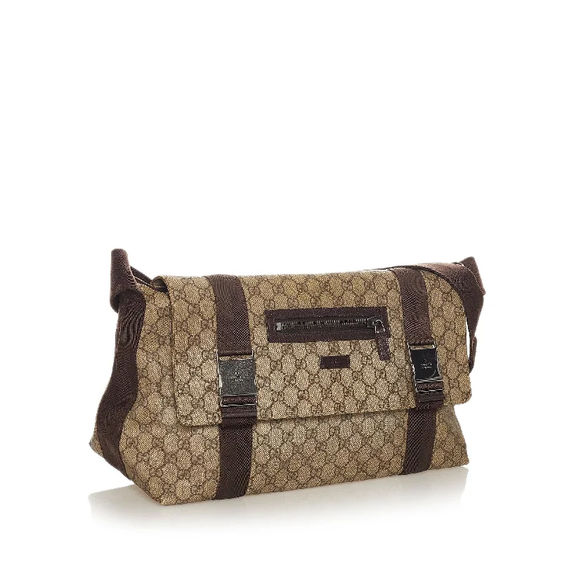 Ladies Gucci Dionysus bags with a star - shaped charmGucci GG Supreme Crossbody Bag (27645)