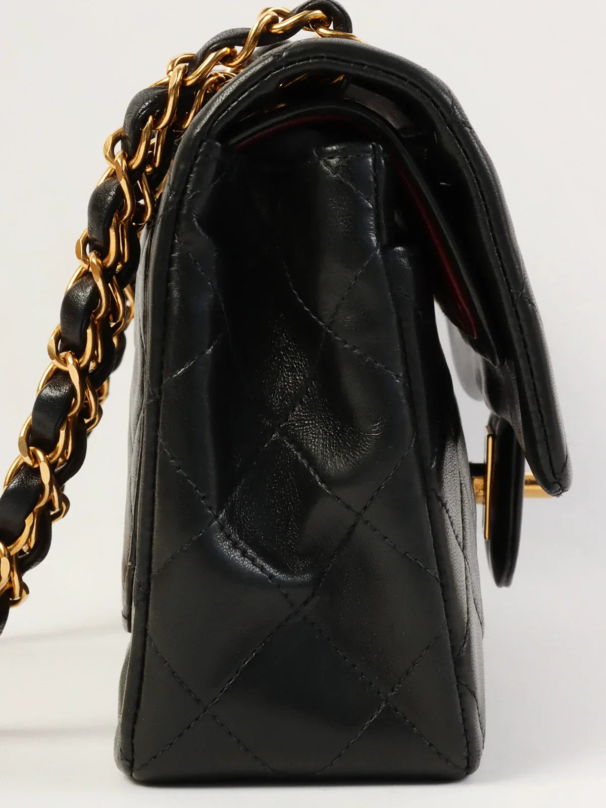 Chanel bags for women with a taste for high fashionCHANEL Around 1997 Made Classic Flap Chain Bag 23Cm Black