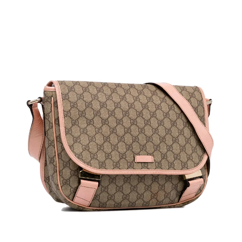 Gucci tote bags for women with a printed Gucci logoGucci GG Supreme Crossbody Bag (blAQvN)