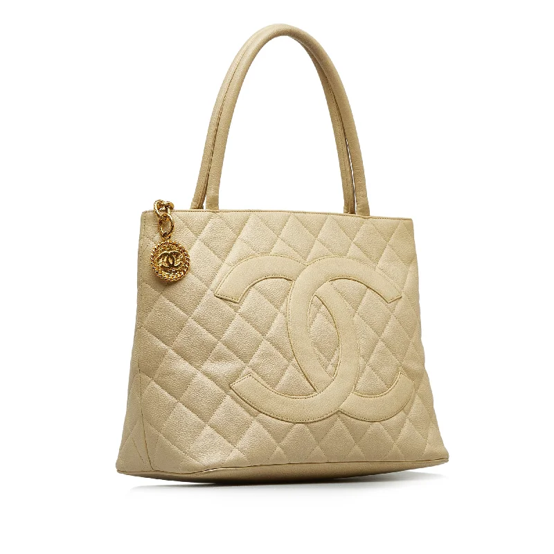 Chanel leather bags for everydChanel Medallion Tote Bag White Caviar Gold