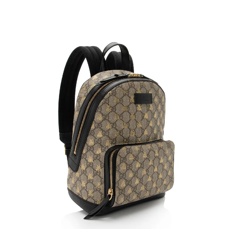 Women Gucci crossbody bags in a bold red colorGucci GG Supreme Bees Small Backpack - FINAL SALE (StGhrP)