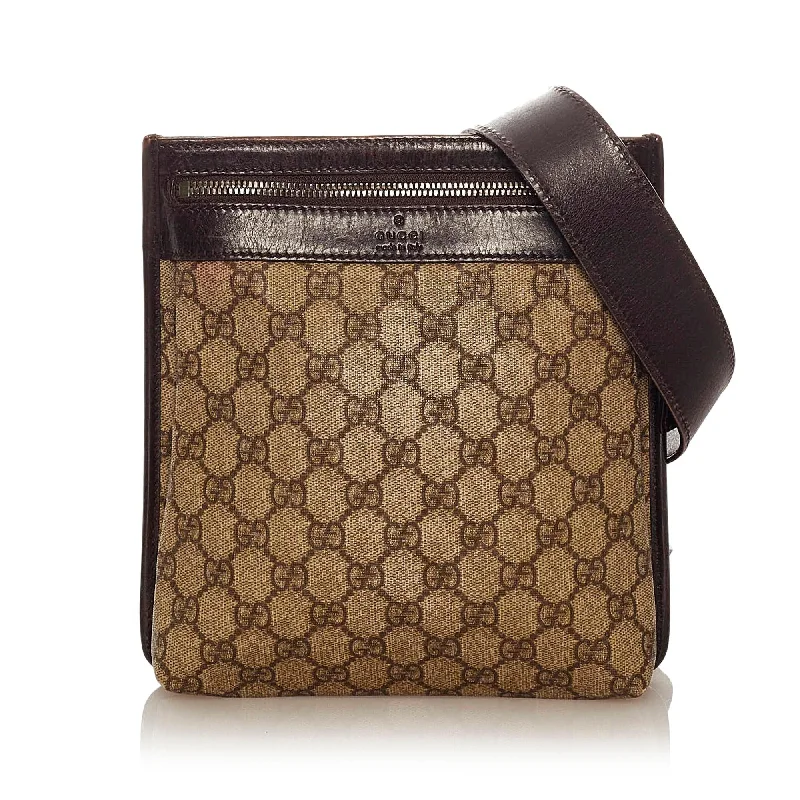 Women Gucci bags with a chain - link trim and a leather bodyGucci GG Supreme Crossbody Bag (28104)