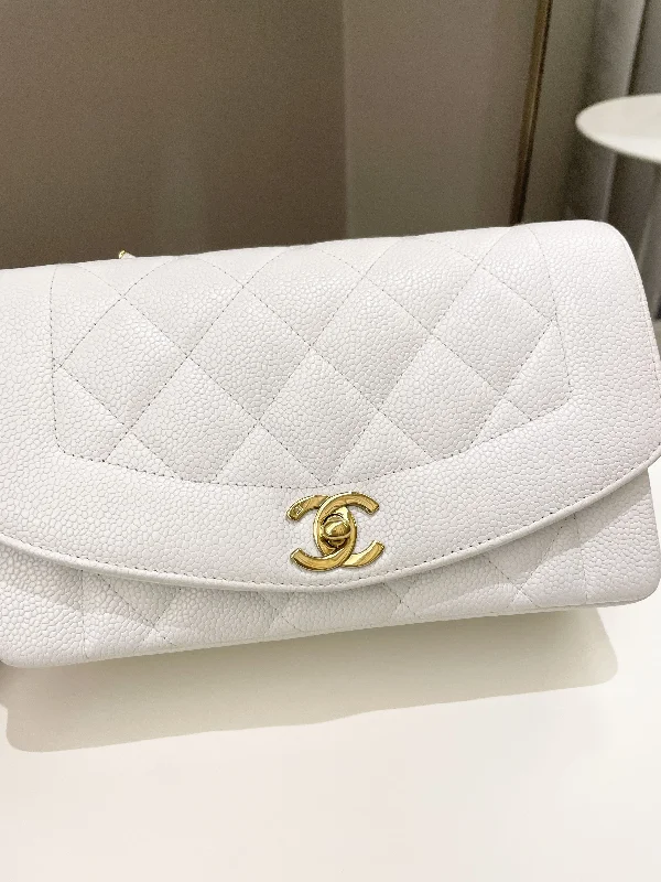 Chanel Lightweight Handbag for Daily ErrandsChanel Vintage Quilted Diana Flap Bag White Caviar