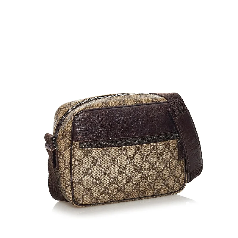 Ladies Gucci shoulder bags with a wide - width strapGucci GG Supreme Crossbody Bag (33735)