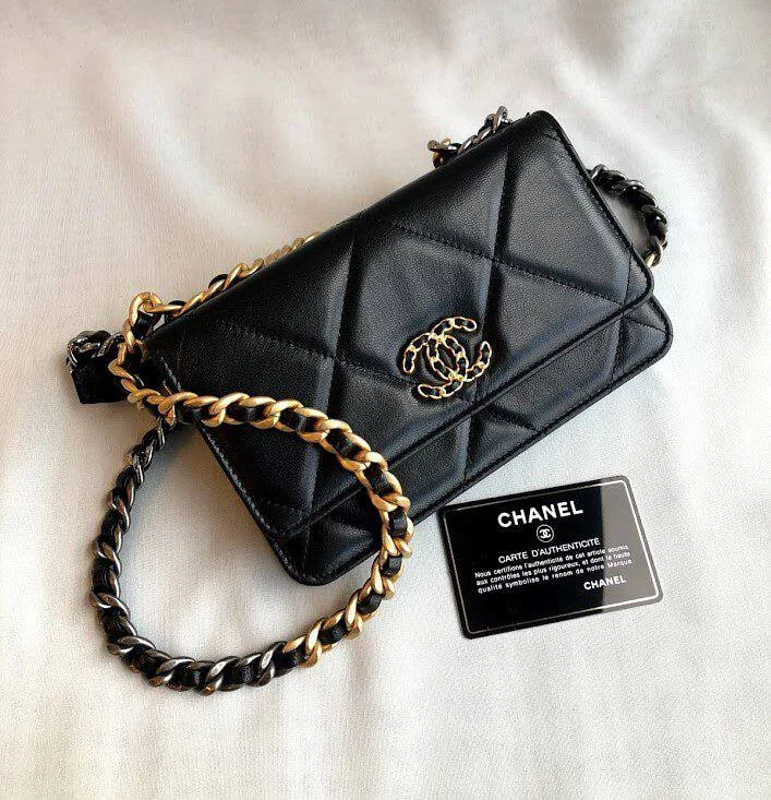 Chanel bags with leather and tweed combinationsCHANEL 19 WALLET ON CHAIN