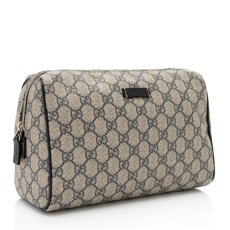 Gucci Marmont bags for women with quilted leather exteriorsGucci GG Supreme Cosmetic Case (g399e7)