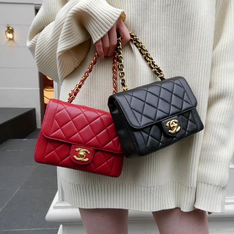 Chanel bags with iconic stitching detailsCHANEL 1994-1996 Mini Border Flap Handbag 45615