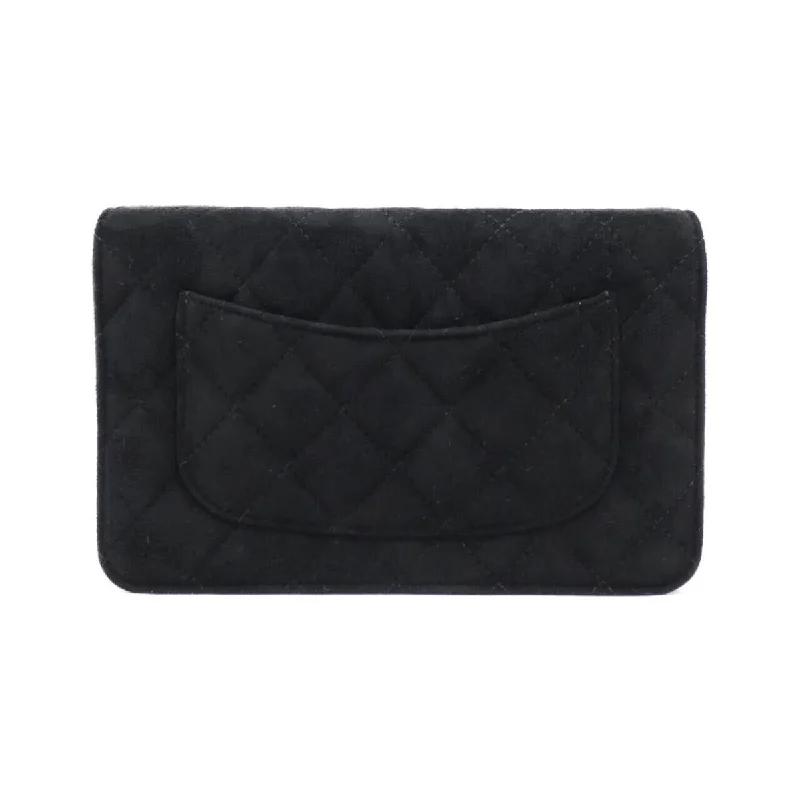 Chanel bags for women who appreciate fine craftsmanshipChanel AP1220 Chain Wallet